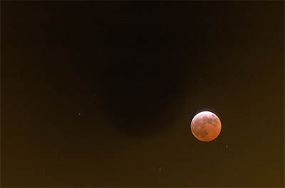 La luna rossa a Palermo